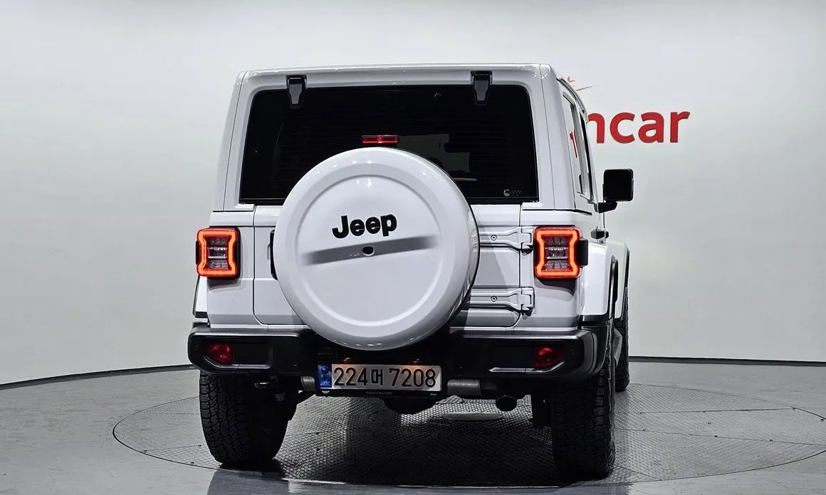 Jeep Wrangler — фото 7