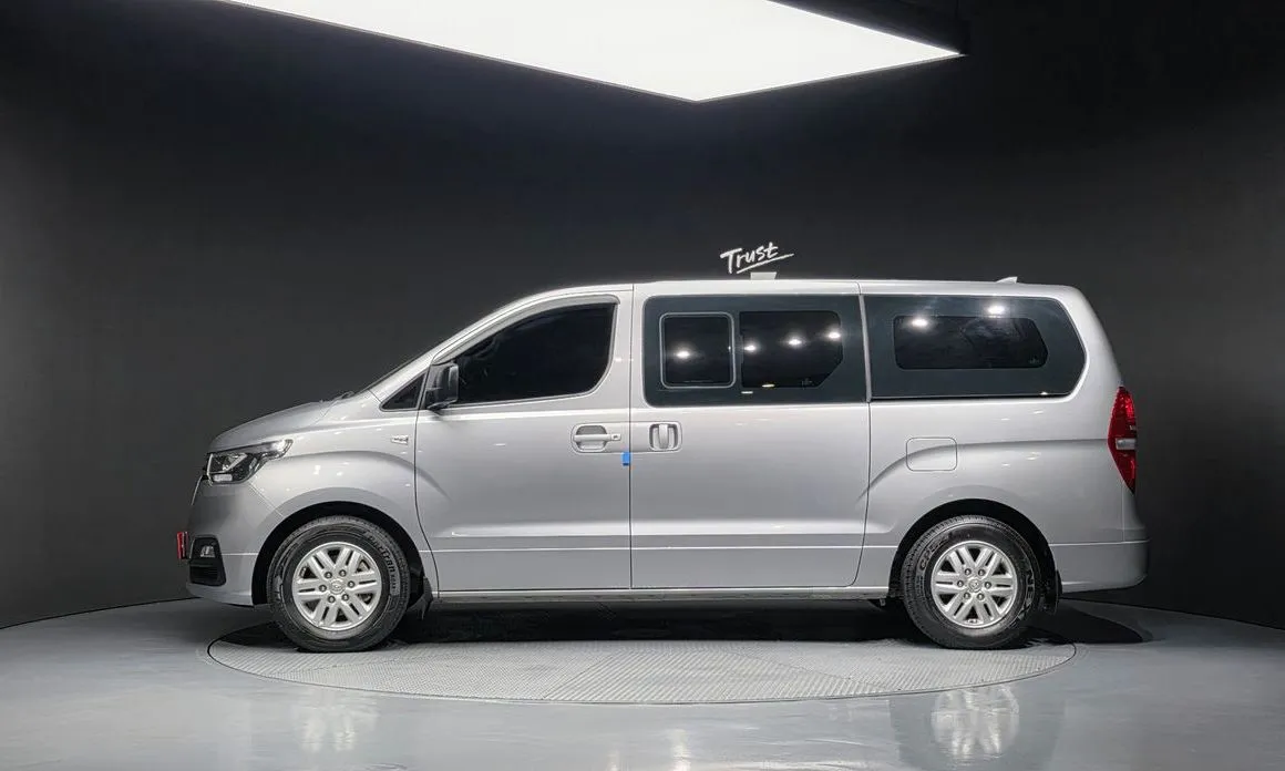 Hyundai Starex — фото 3