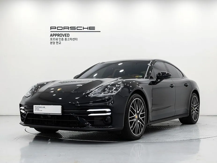 Porsche Panamera — фото 1
