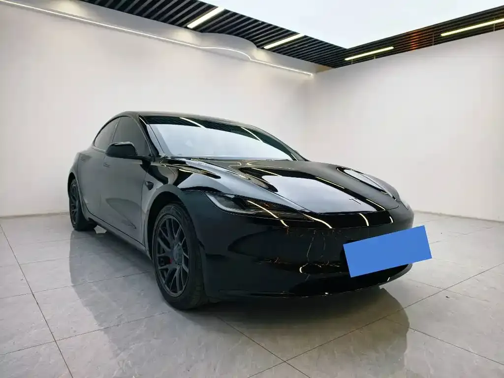 Tesla Model 3 — фото 5