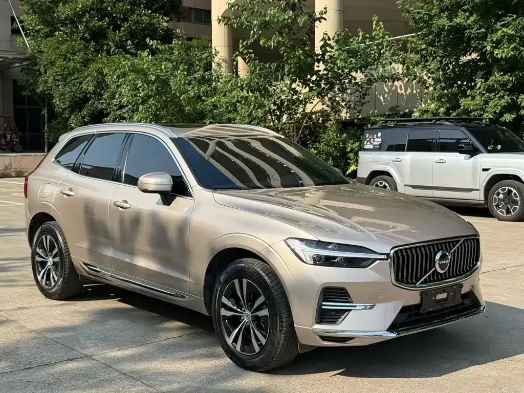 Volvo XC60 — фото 10
