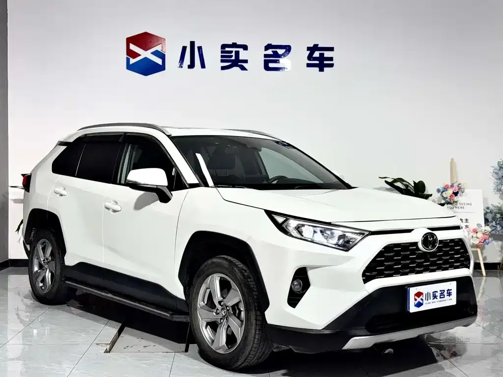 Toyota RAV4 — фото 6