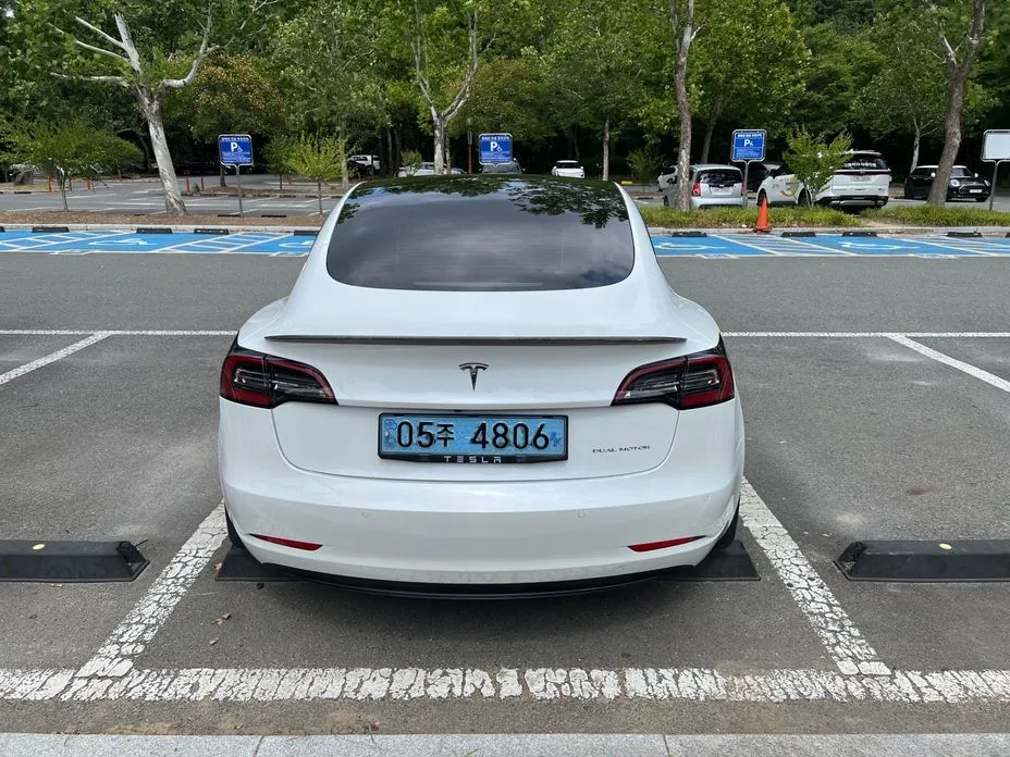 Tesla Model 3 — фото 3