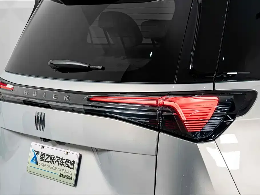 Buick GL8 Hybrid — фото 10