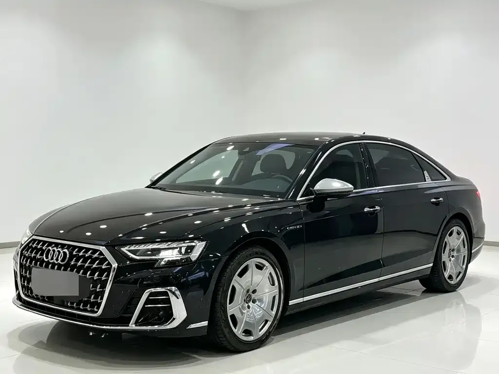 Audi A8 — фото 1