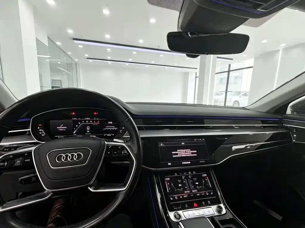 Audi A8 — фото 9