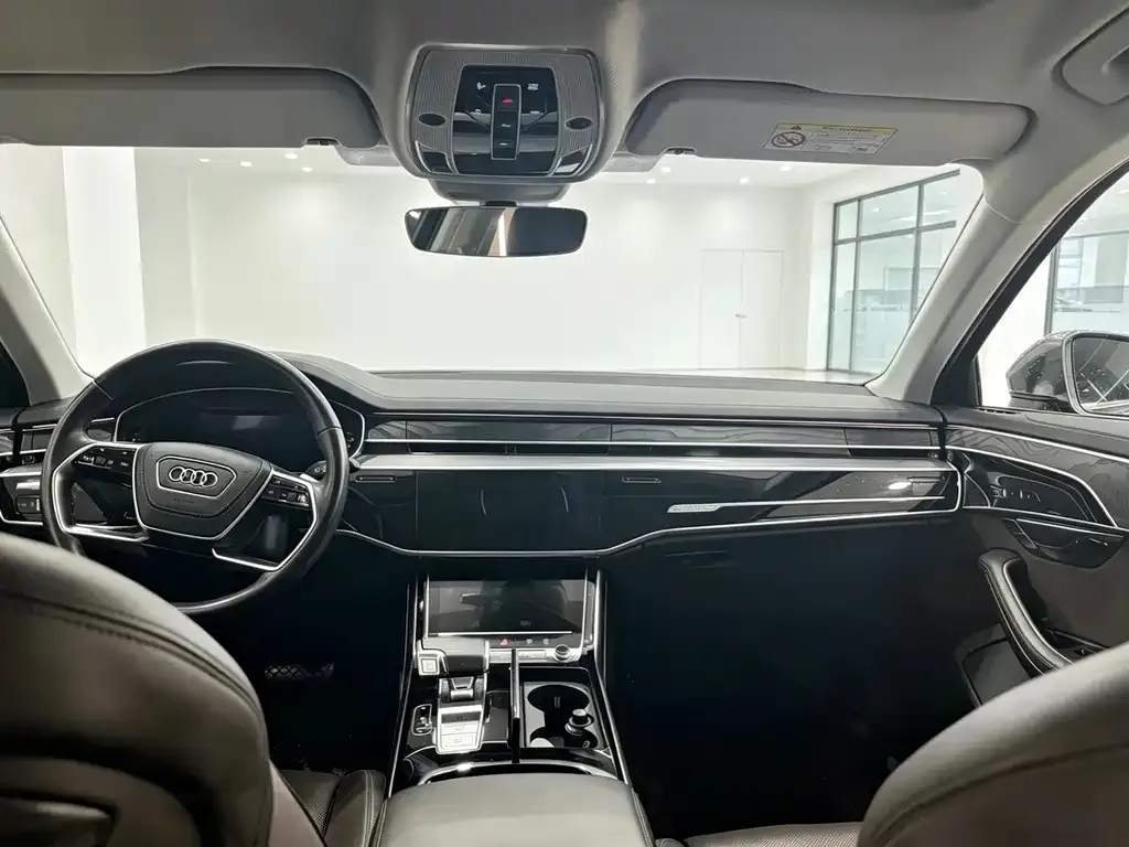 Audi A8 — фото 7