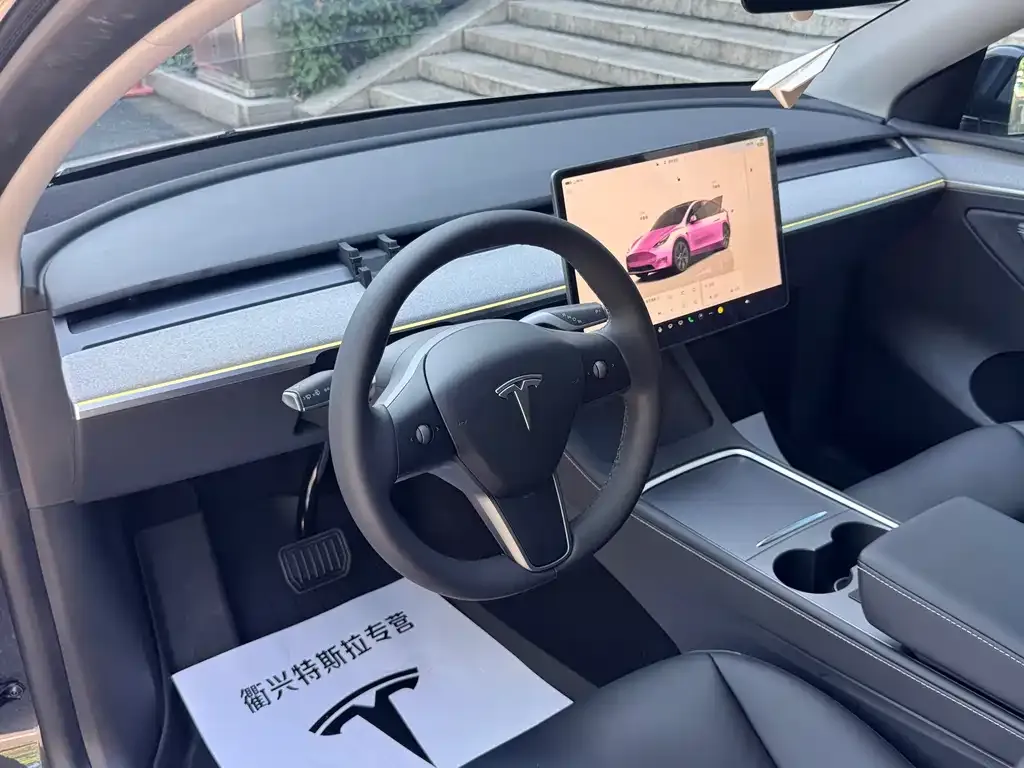 Tesla Model Y — фото 6