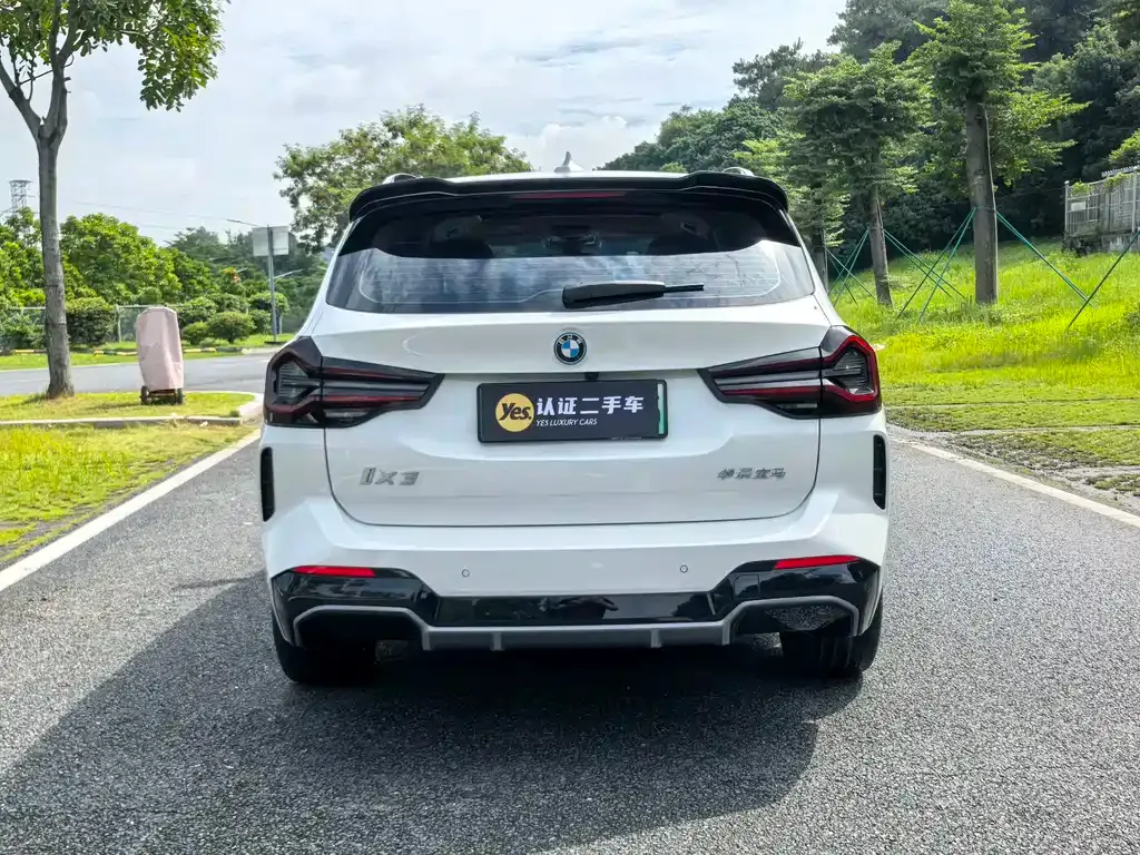 BMW iX3 — фото 4