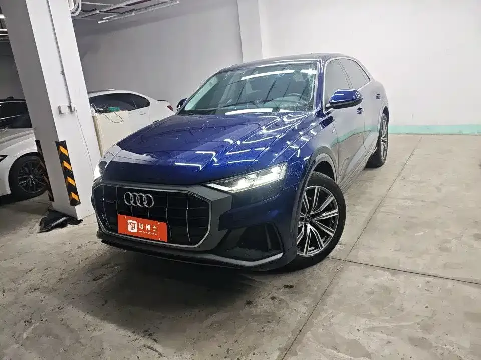 Audi Q8 — фото 1
