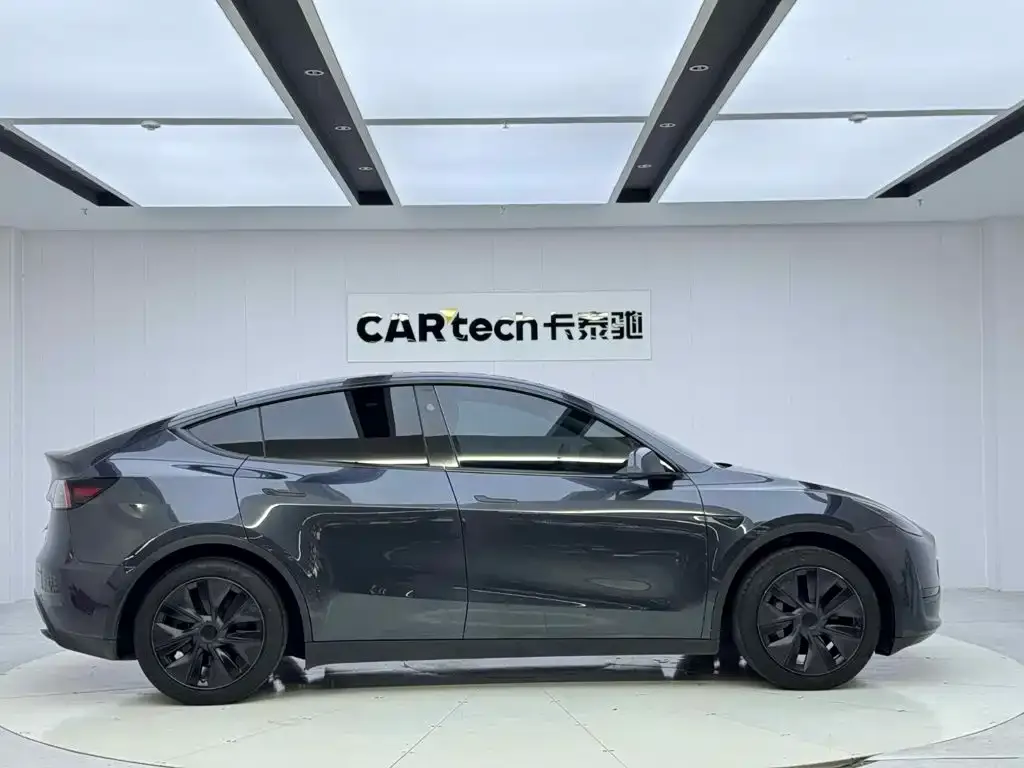 Tesla Model Y — фото 9