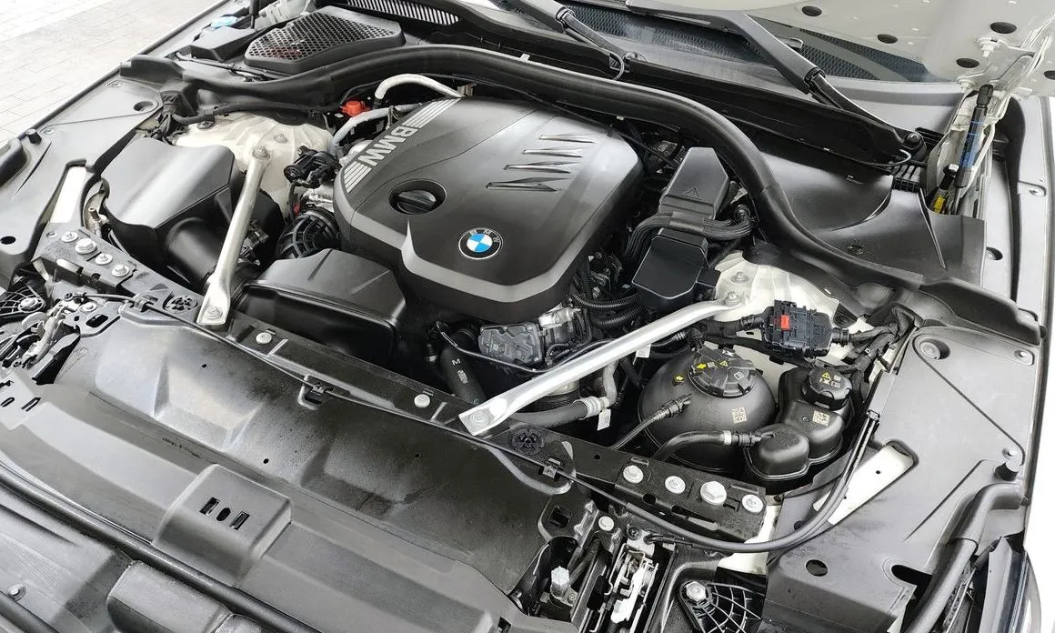 BMW 5-Series — фото 10