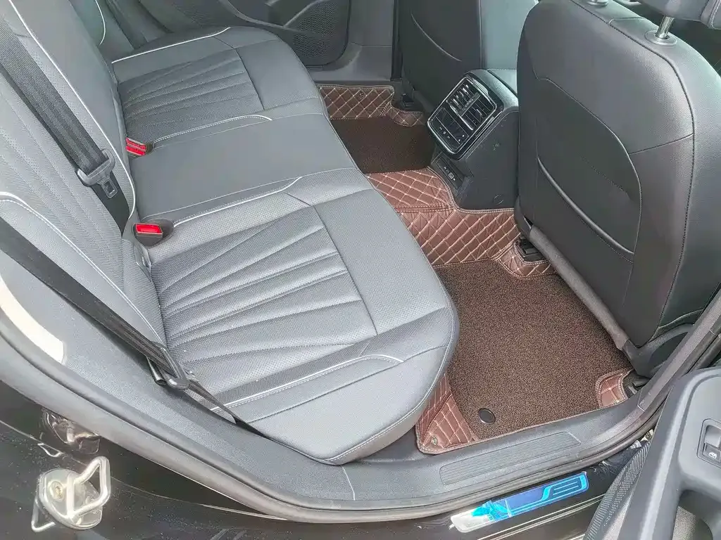 Volkswagen Passat — фото 10