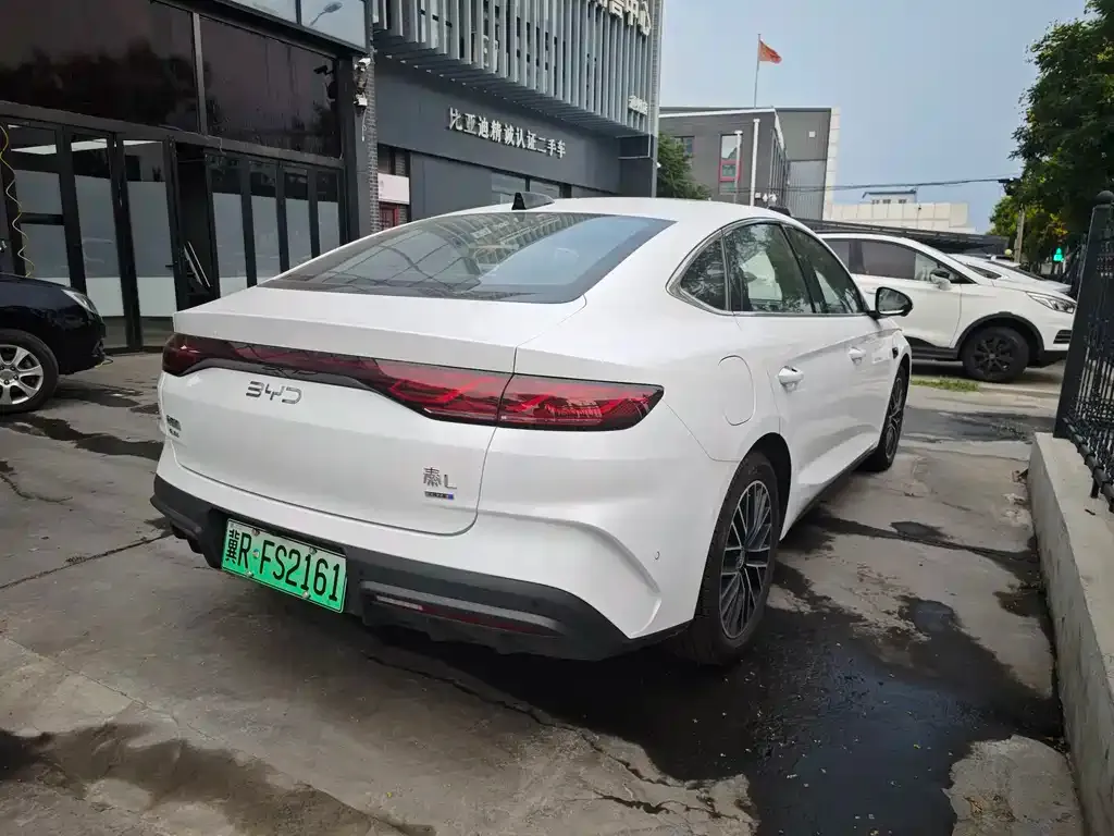 BYD Qin L — фото 9