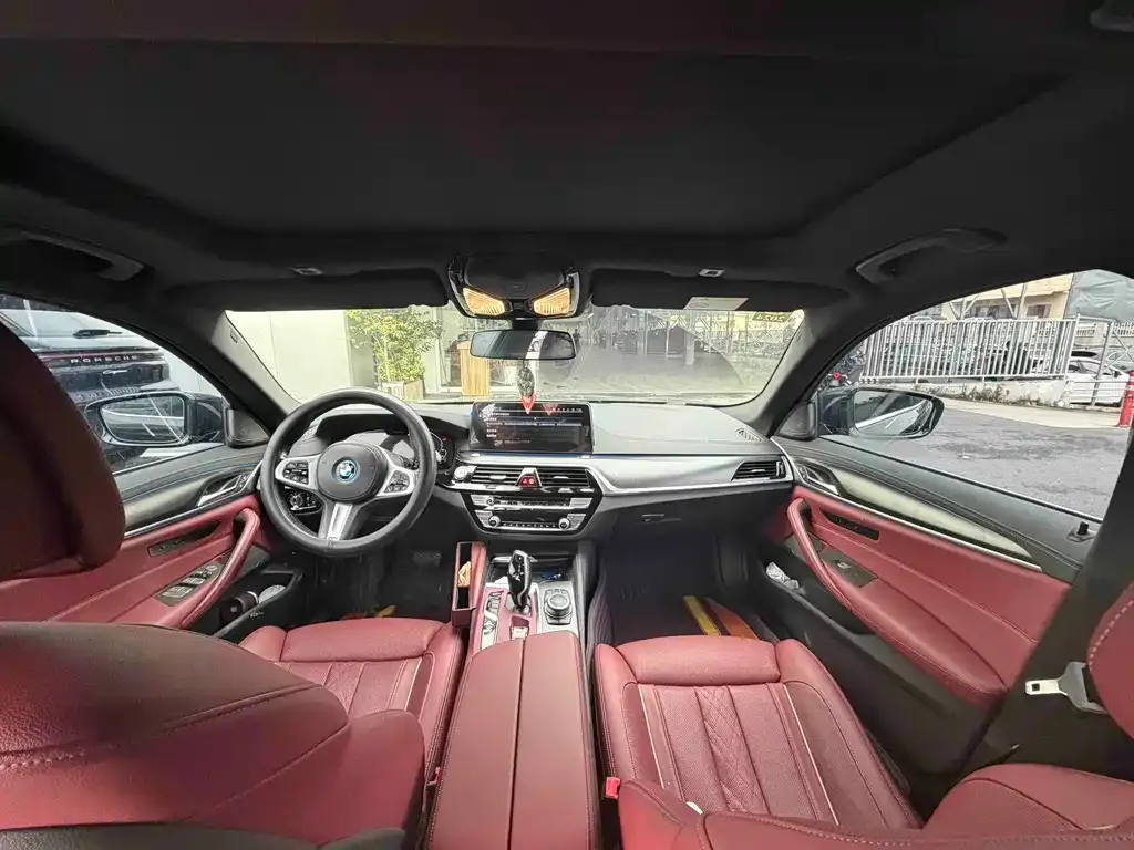 BMW 5 Series New Energy — фото 6
