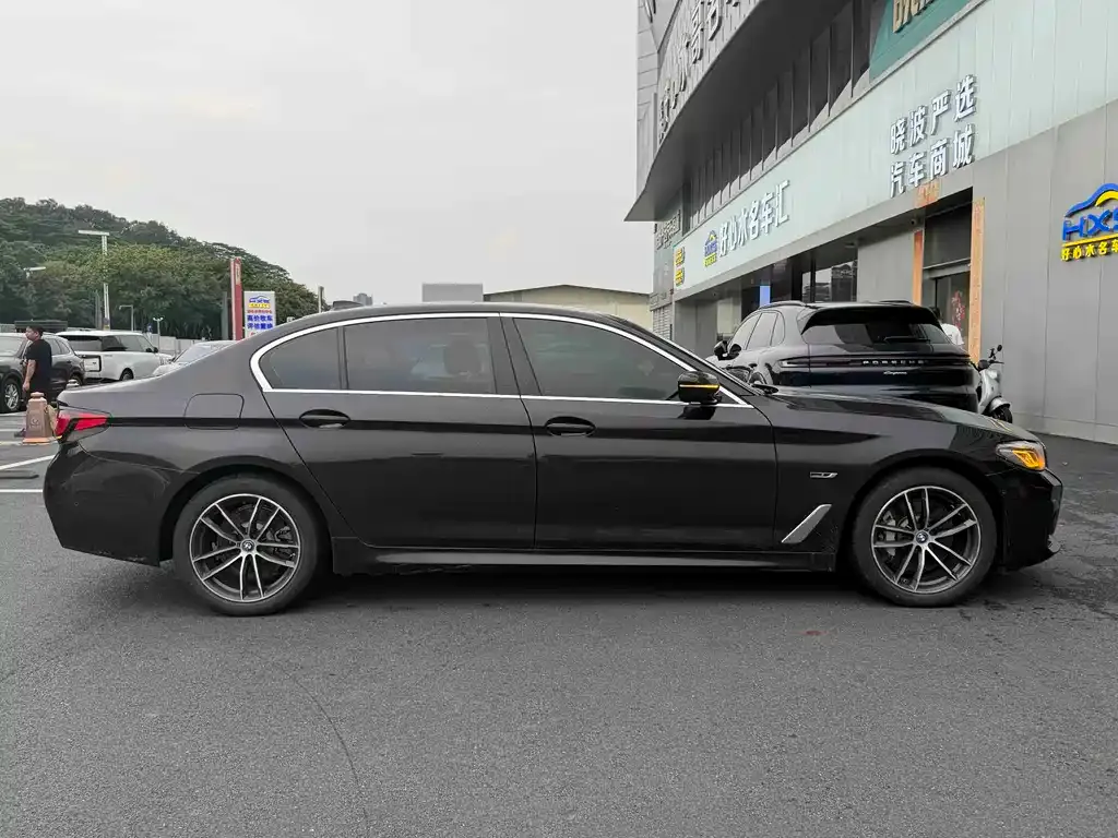 BMW 5 Series New Energy — фото 4
