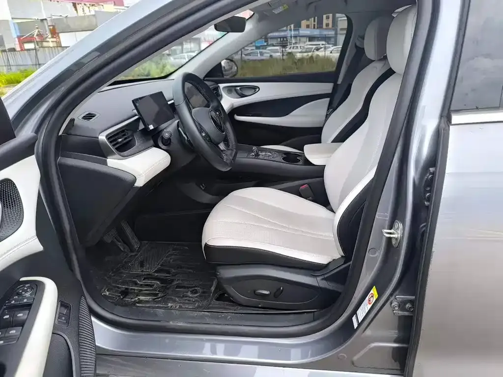 BYD Seal 05 DM-i — фото 9