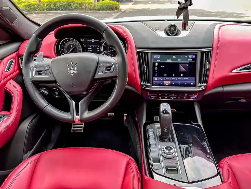 Maserati Levante — фото 5