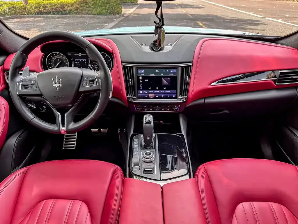 Maserati Levante — фото 4