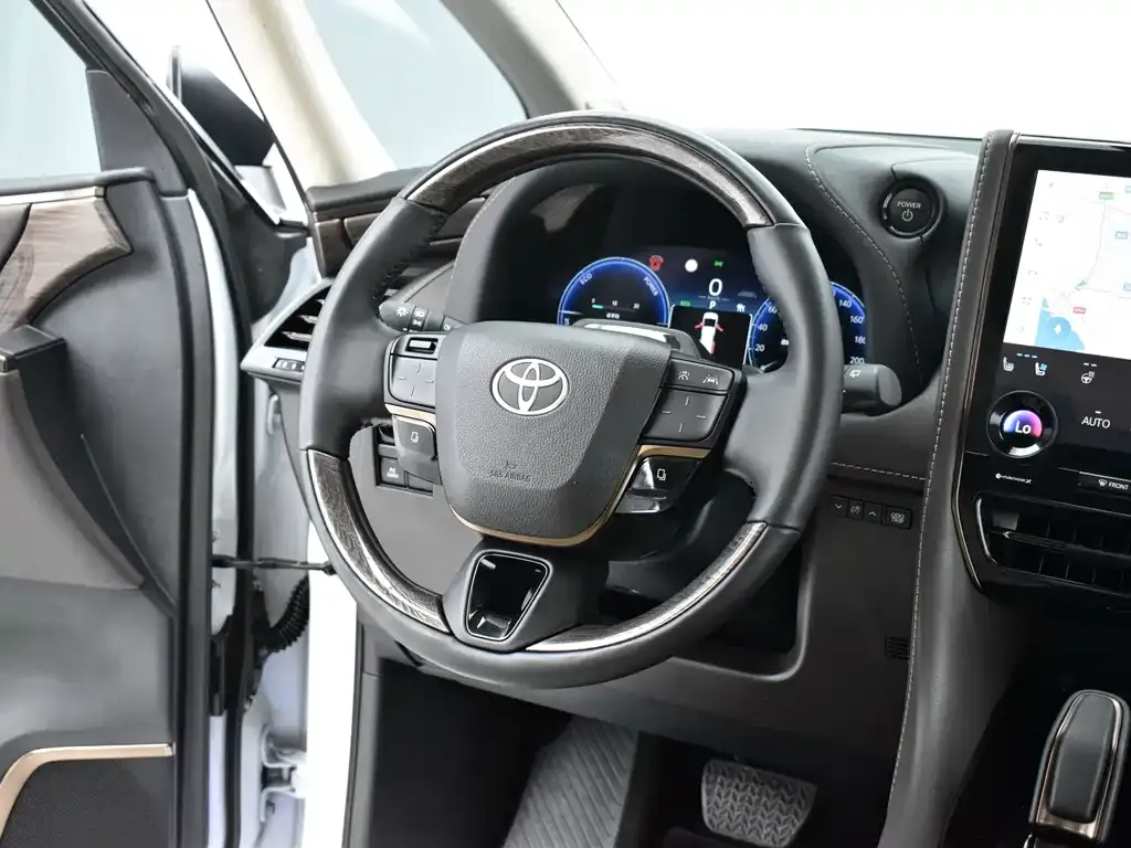 Toyota Alphard — фото 6