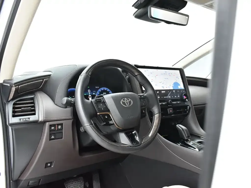 Toyota Alphard — фото 4