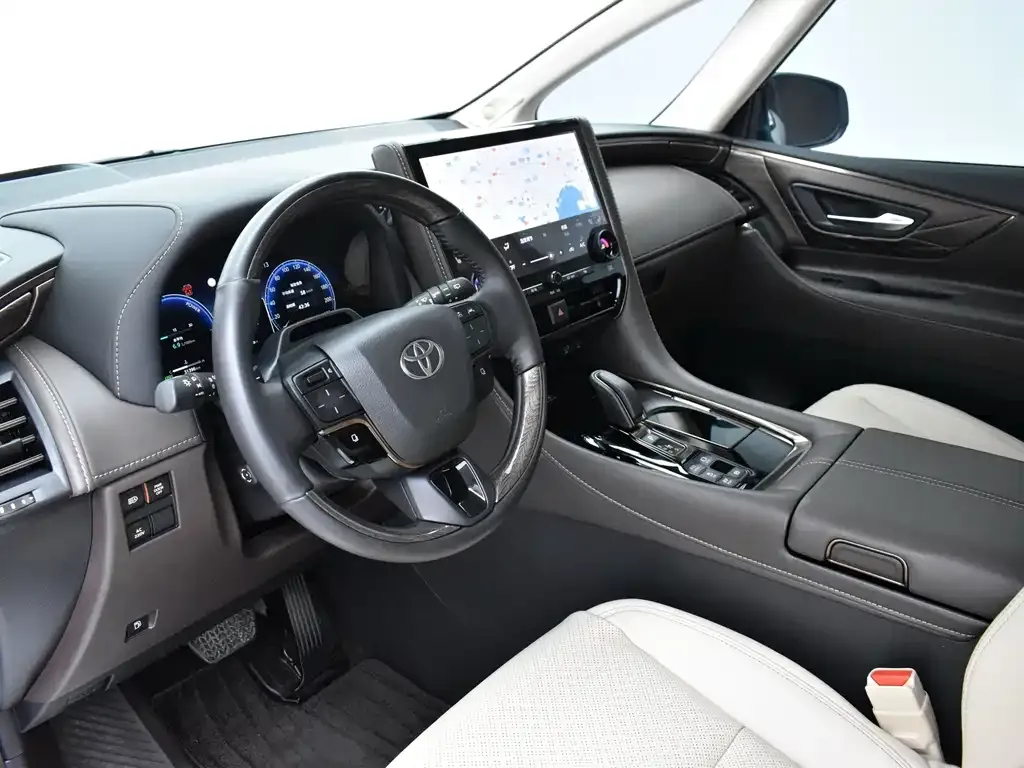 Toyota Alphard — фото 8