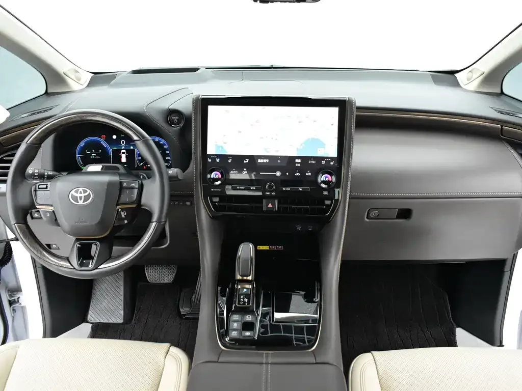 Toyota Alphard — фото 2