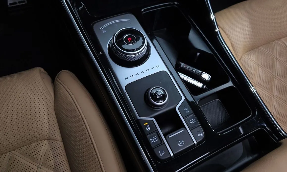 Kia Sorento — фото 8