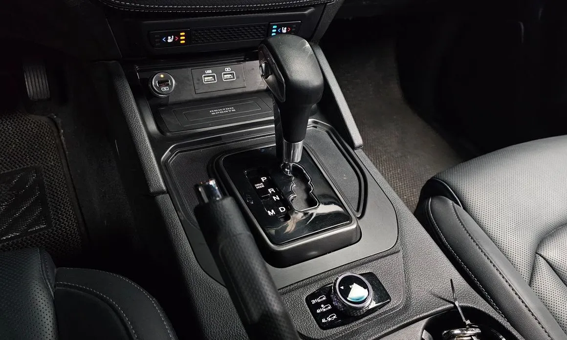 KG Mobility (Ssangyong) Rexton — фото 10