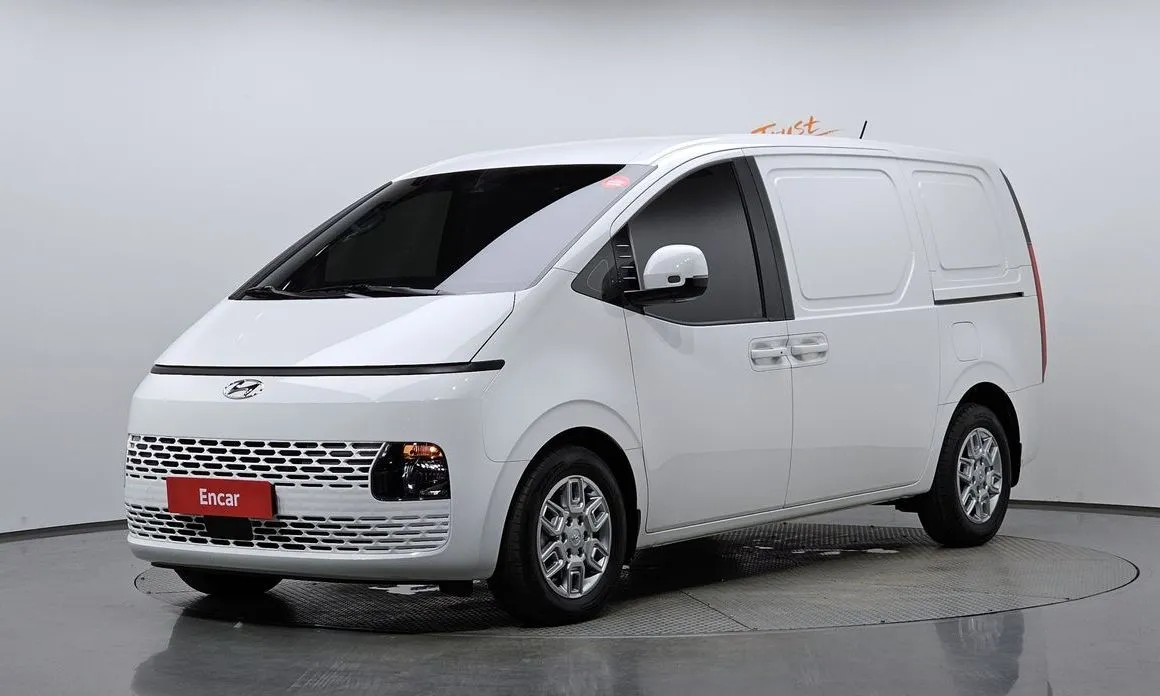 Hyundai Staria — фото 1