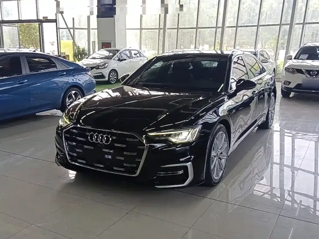 Audi A6L — фото 1