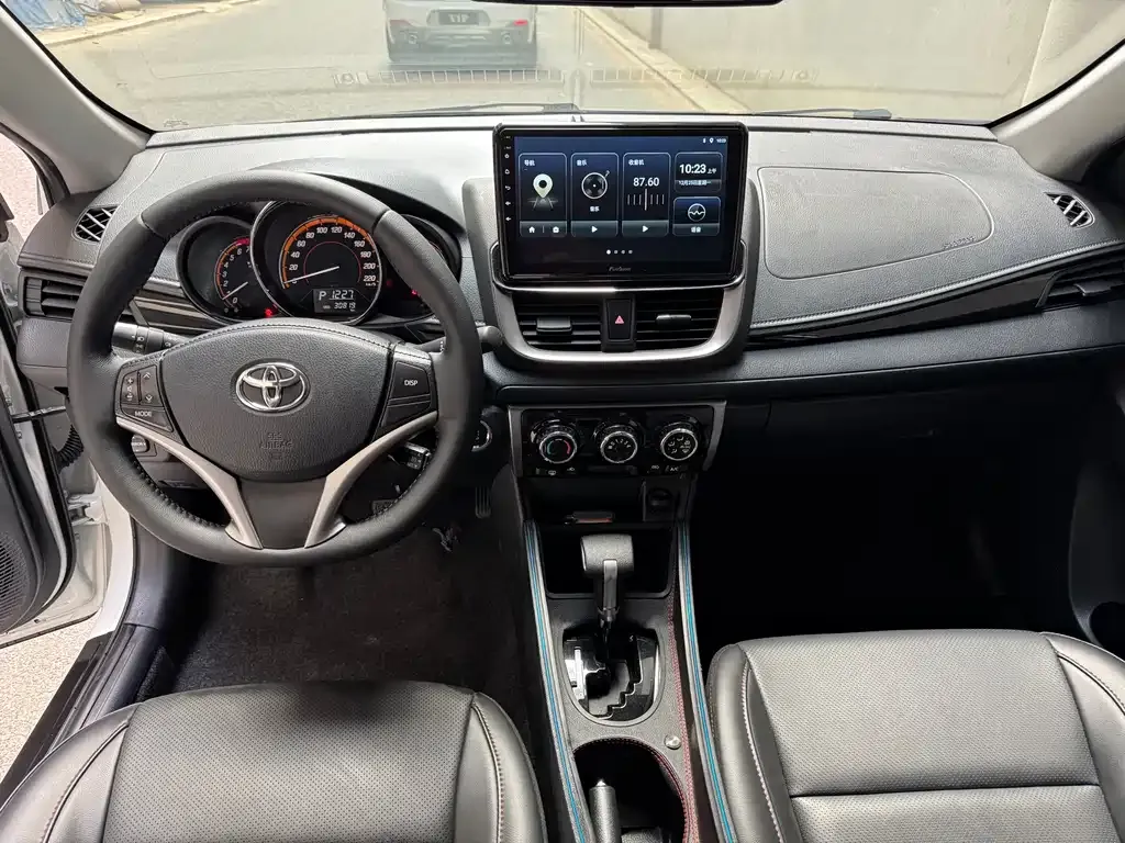 Toyota Yaris L — фото 6