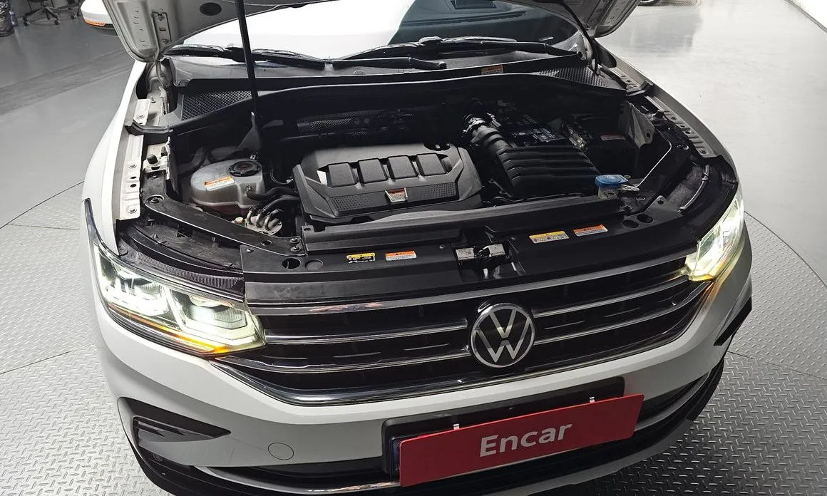 Volkswagen Tiguan — фото 8