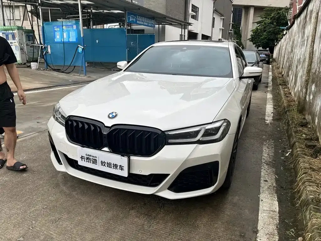 BMW 5 Series — фото 1