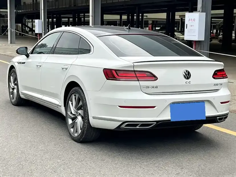 Volkswagen CC — фото 3