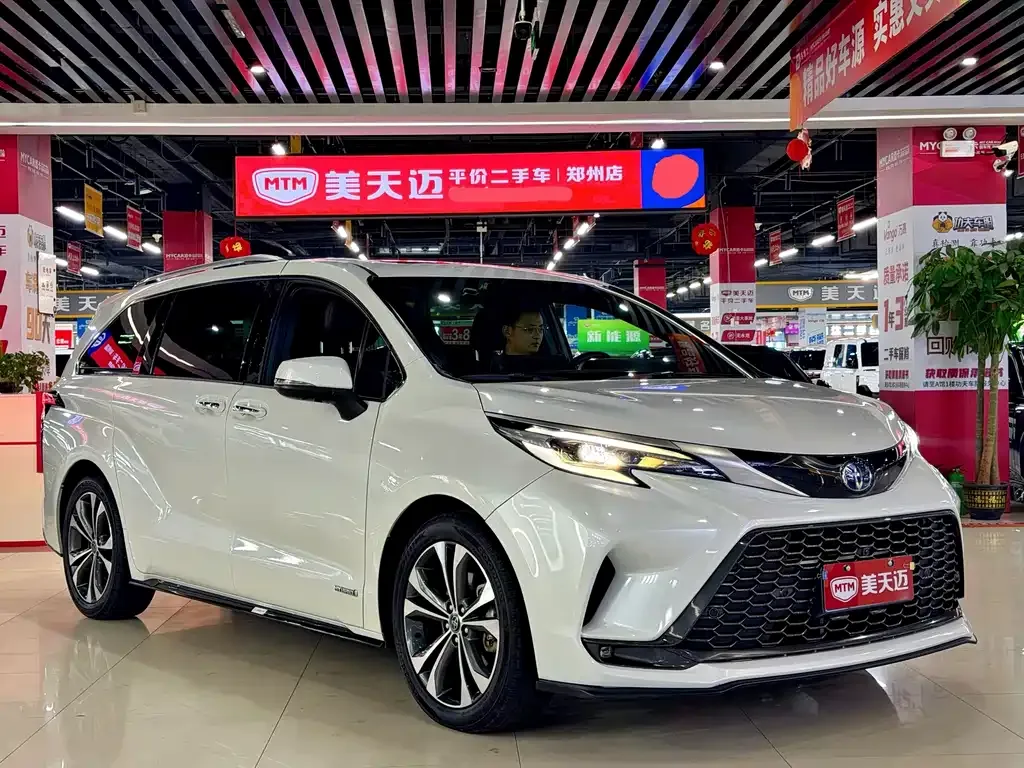Toyota Granvia — фото 10