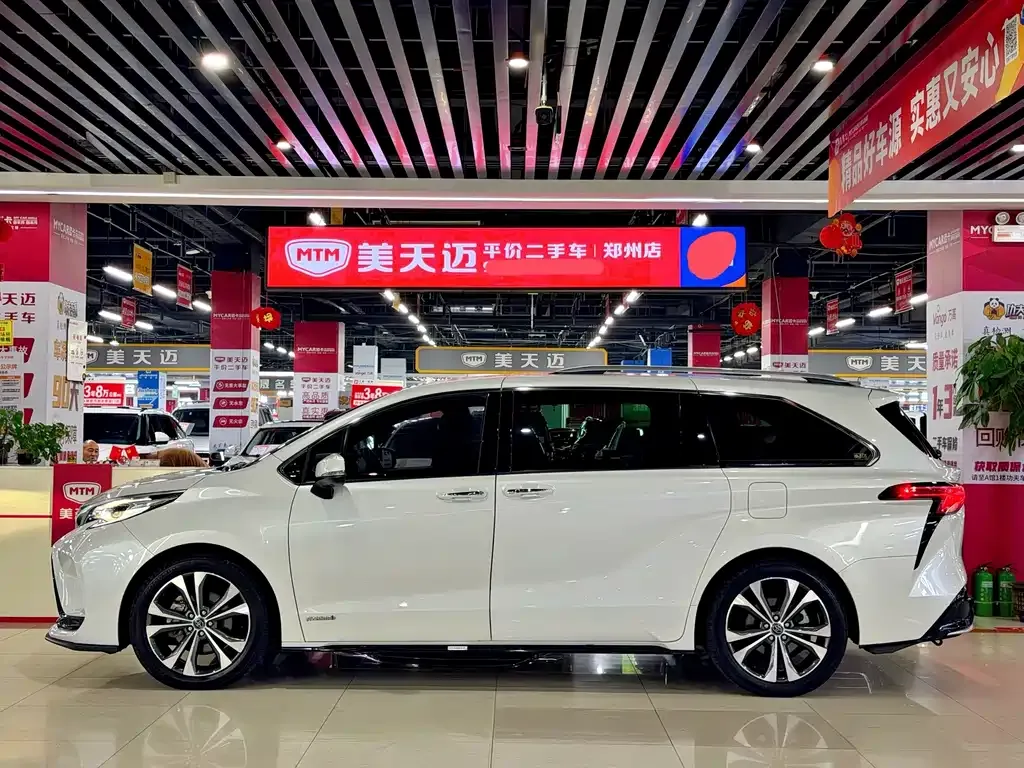Toyota Granvia — фото 7