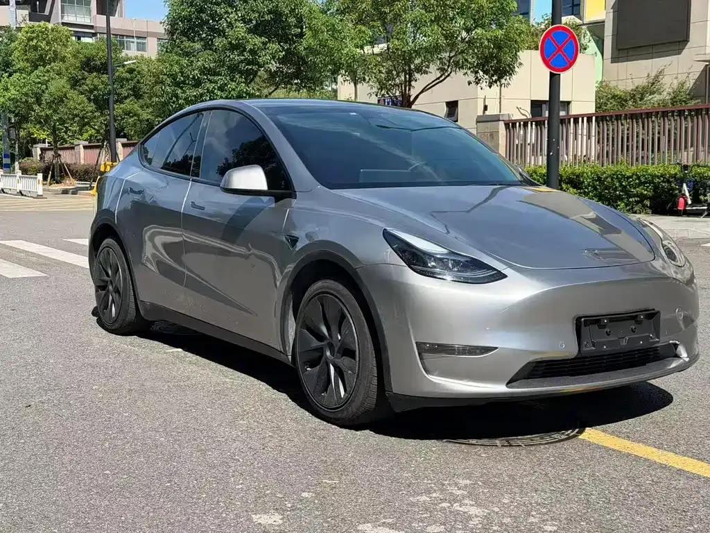 Tesla Model Y — фото 5