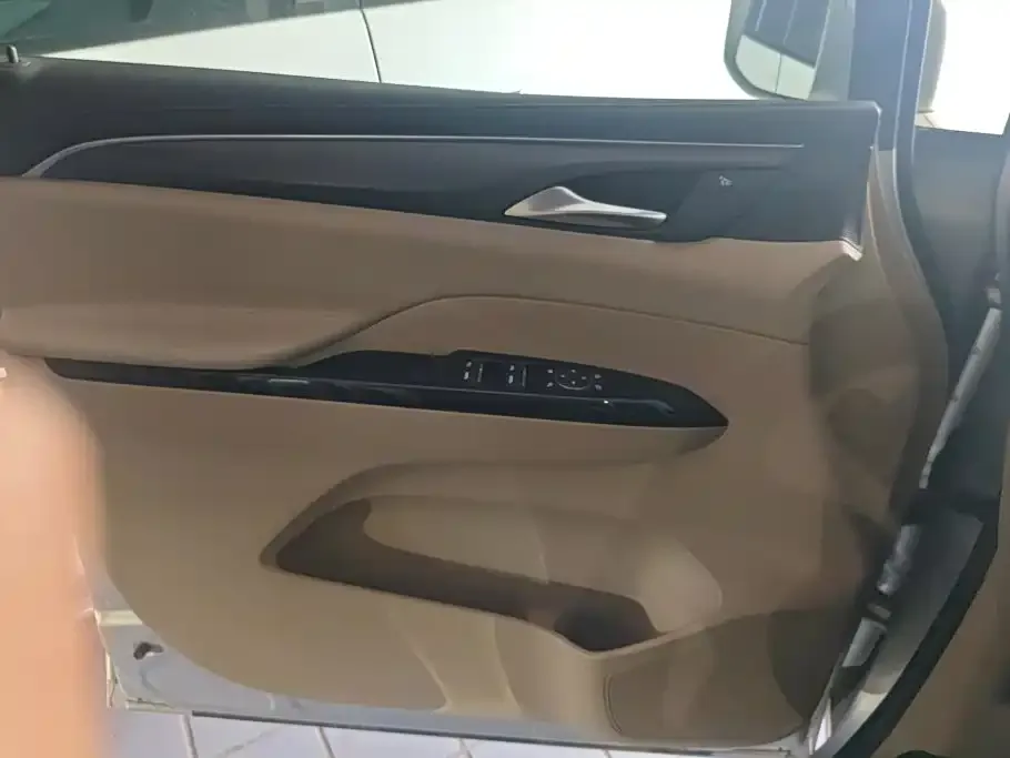 Buick GL8 Hybrid — фото 8