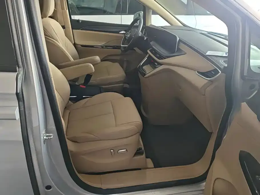 Buick GL8 Hybrid — фото 4