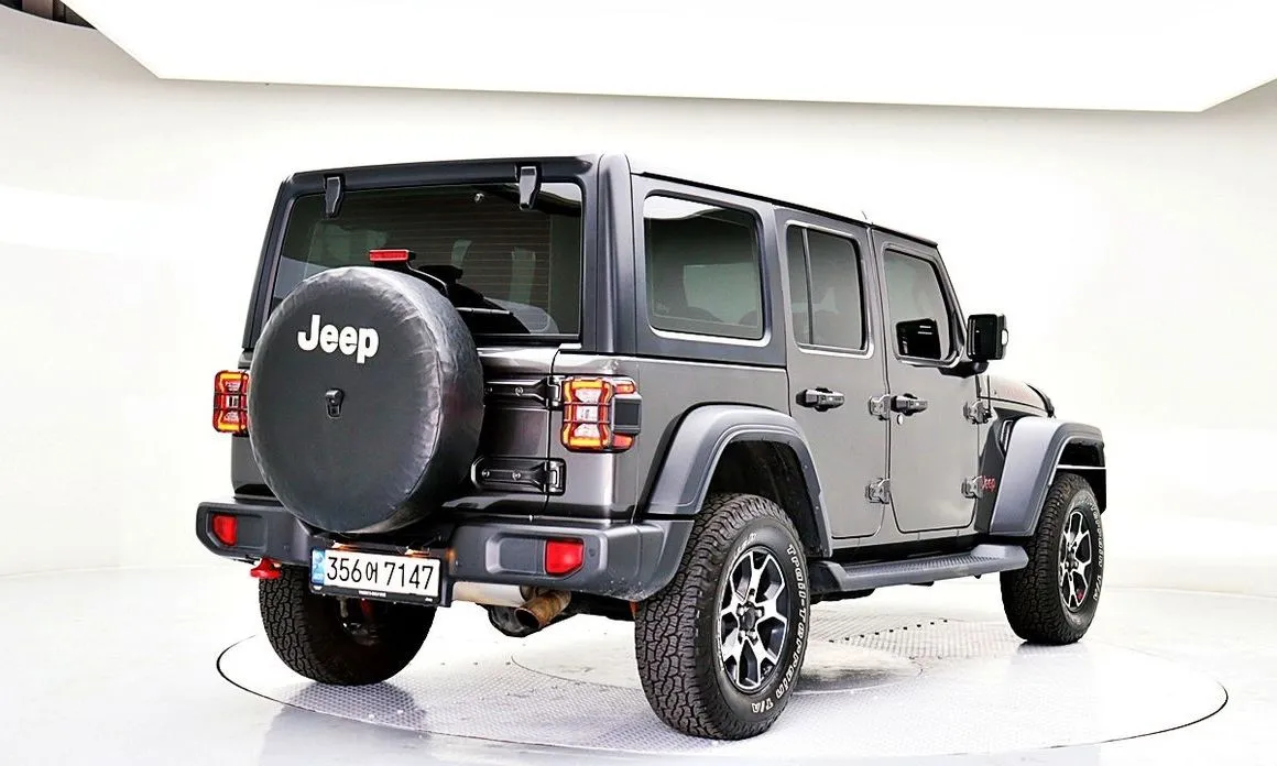 Jeep Wrangler — фото 7