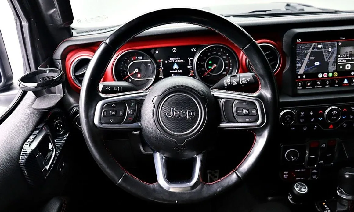Jeep Wrangler — фото 9