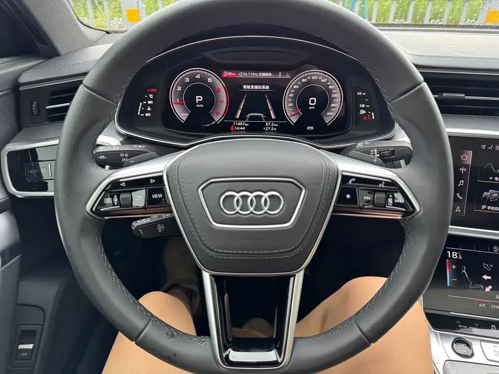 Audi A6L — фото 5