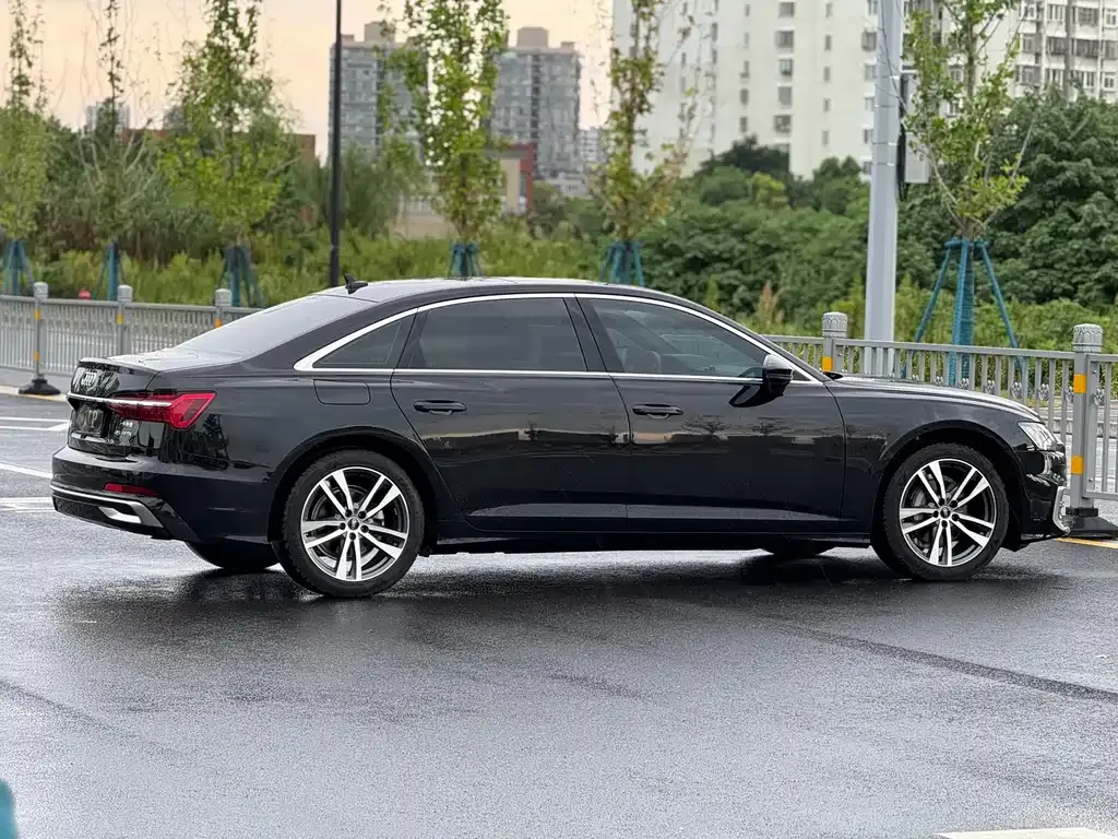 Audi A6L — фото 10