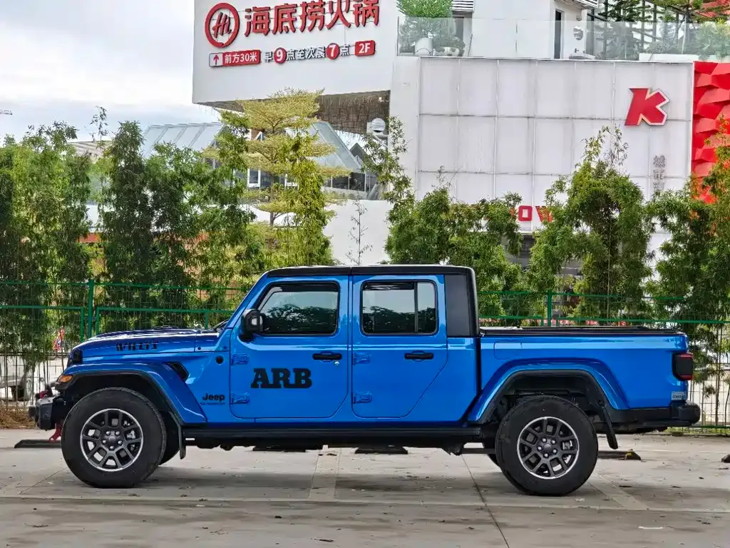 Jeep Gladiator — фото 7