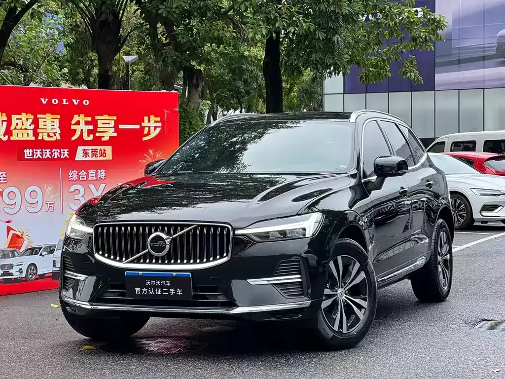 Volvo XC60 — фото 1