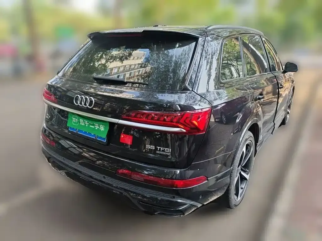 Audi Q7 — фото 10
