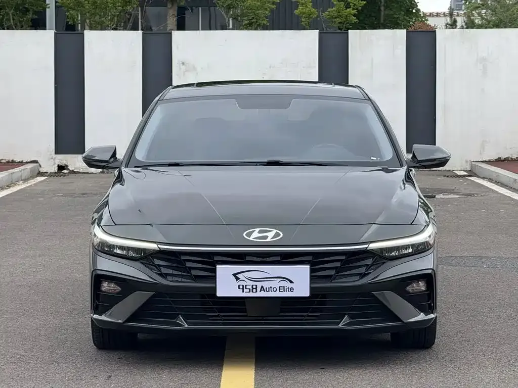 Hyundai Elantra — фото 3