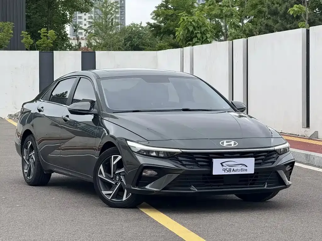 Hyundai Elantra — фото 6