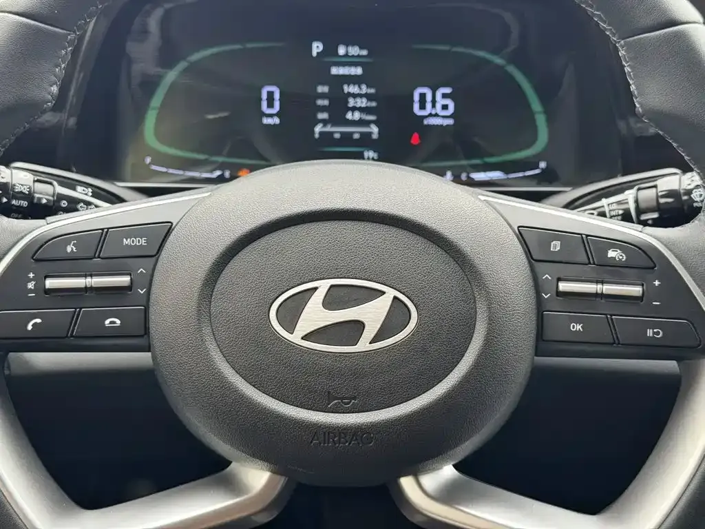 Hyundai Elantra — фото 9